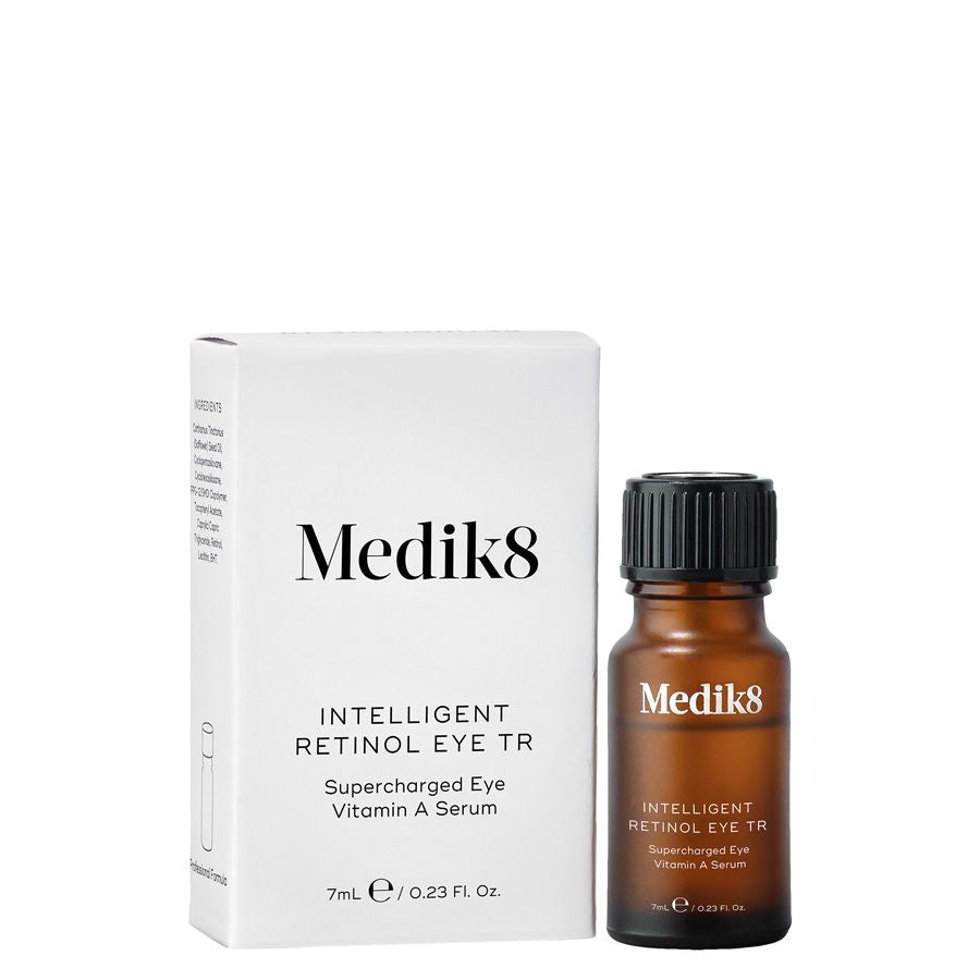 Medik8 Intelligent Retinol Eye TR silmänympärysvoide, joka auttaa vähentämään juonteita ja ryppyjä