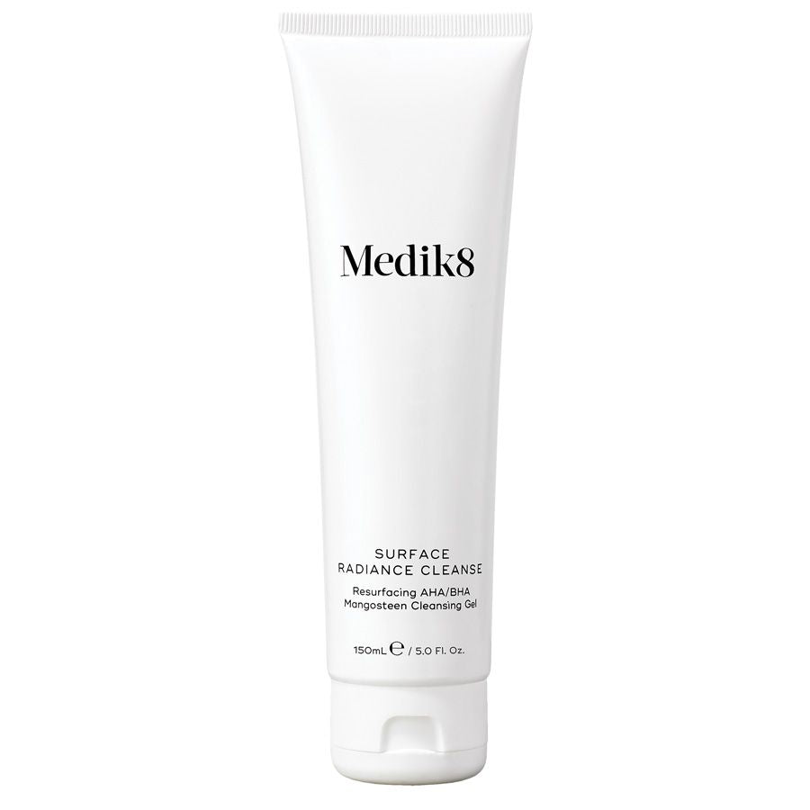 Medik8 Surface Radiance Cleanser - Puhdistava kasvovoide kuivalle ja herkälle iholle