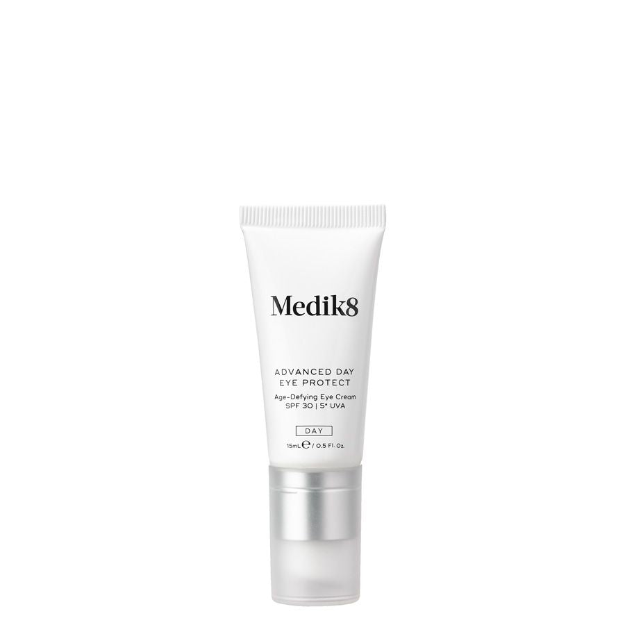 Medik8 Advanced Day Eye Protect Spf 30 - Aurinkovoiteella suojattu silmänympärysvoide, joka suojaa ihoa UV-säteiltä ja ympäristön saasteilta päivän aikana