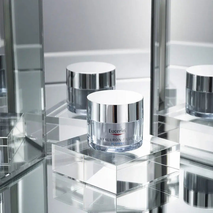 Eucerin Hyaluron-Filler Day Cream Dry Skin SPF 15 -voiteen aurinkosuojakerroin 15 suojaa ihoa valolta