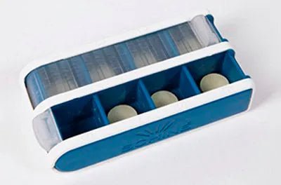 Schine Pill Box S Lääkeannostelija Sininen - Apteekki 360 Helsinki - Verkkoapteekki